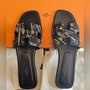 Hermes Oran Black Cotton & Leather Sandal 40EU or 10US. Preowned